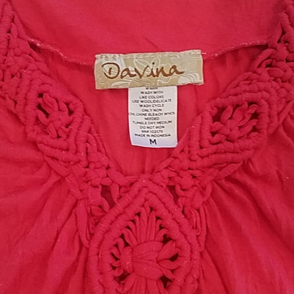 Coral color sleeveless top, size medium. Very pretty. - Picture 8 of 9